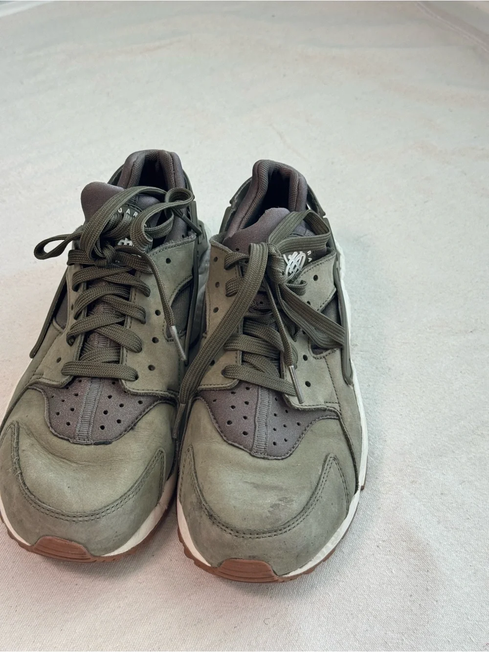 Nike Huarache Olive Green Low-Top Sneakers 41 EUR - 8 US